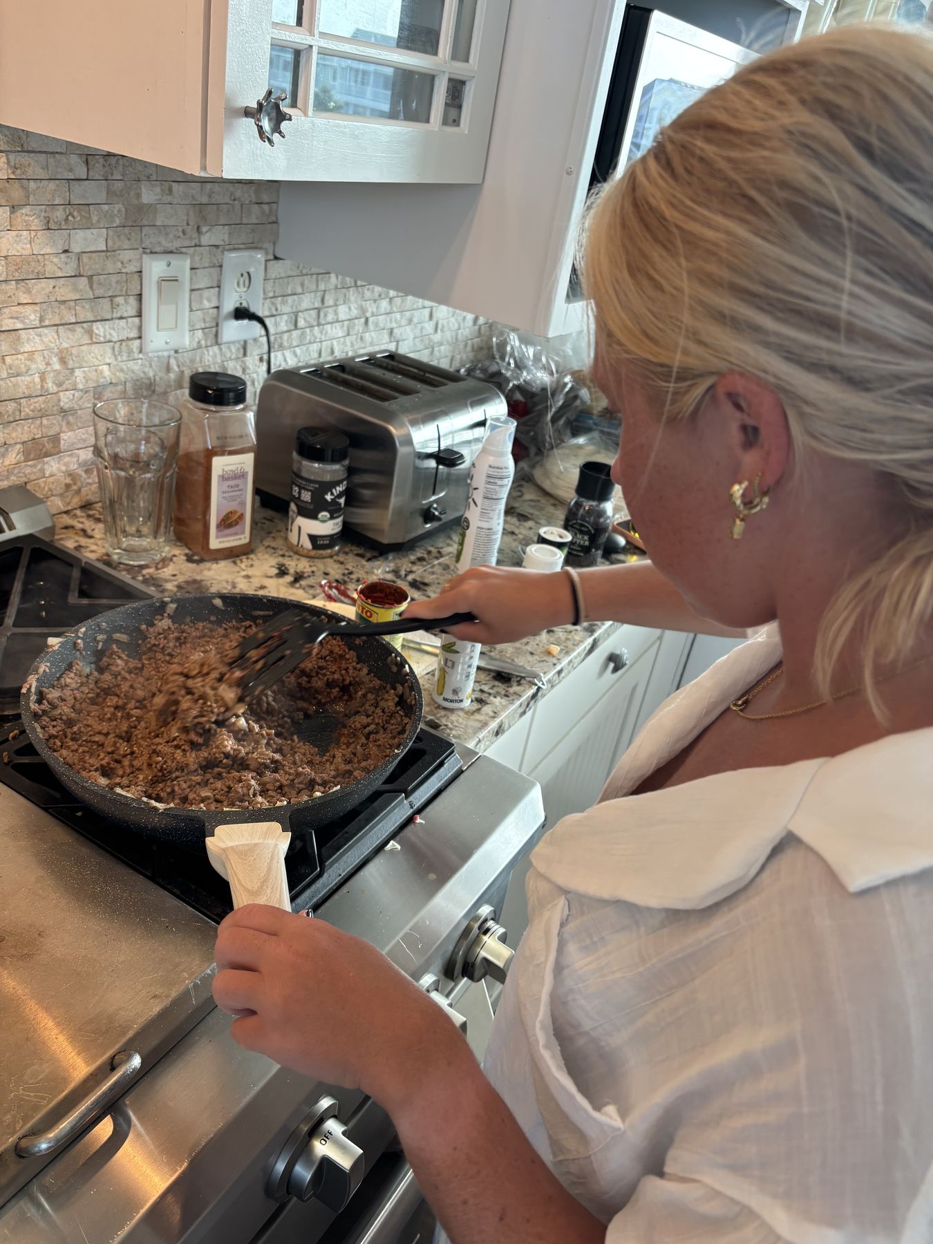 Seasoning the meat