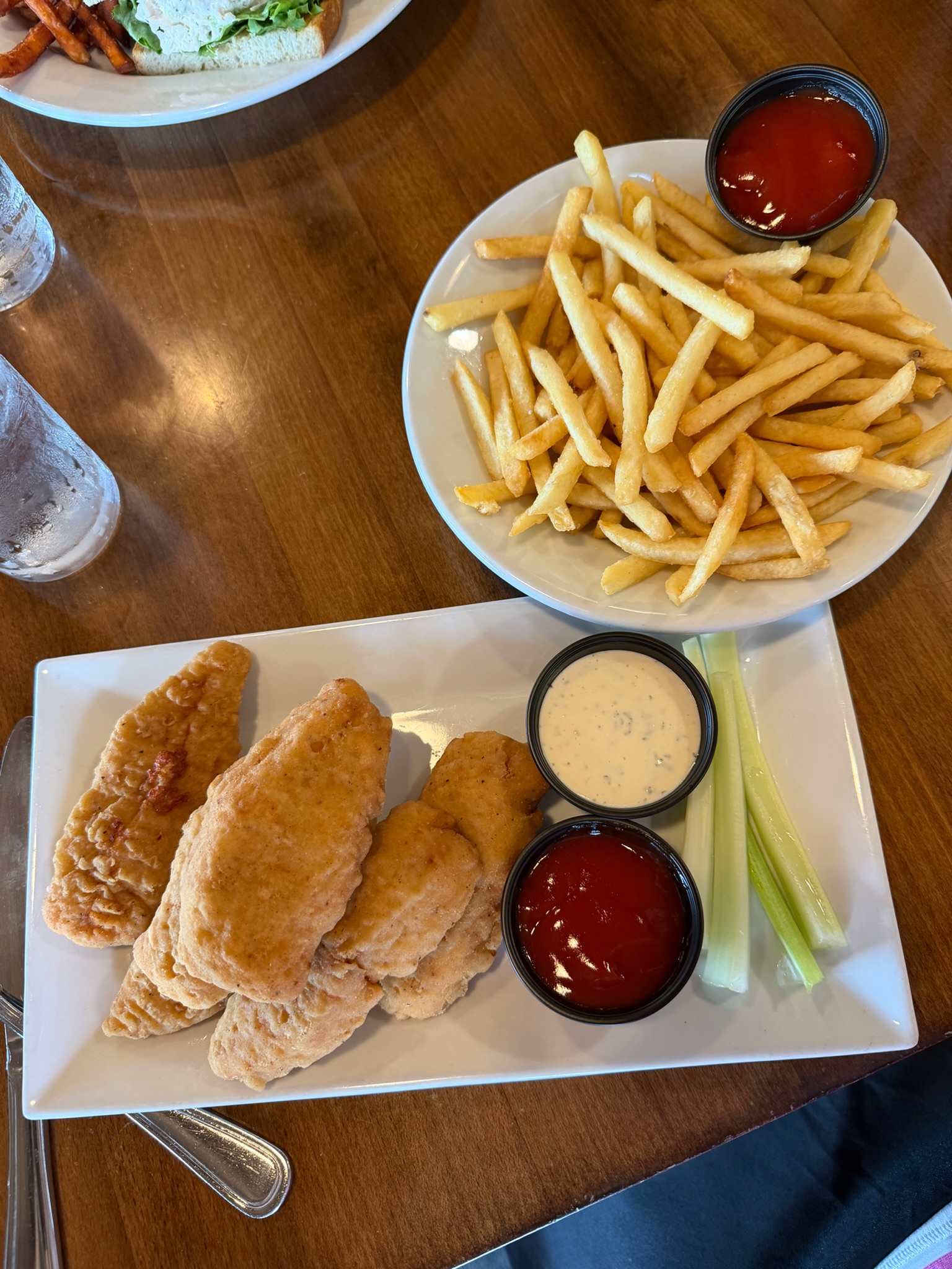 Chicken fingers and fries